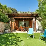 Alessandra Garden Hideaway