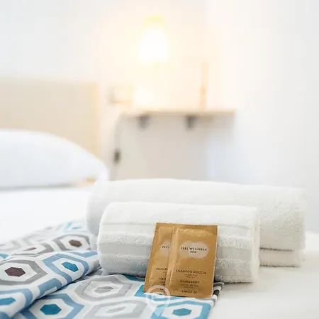 Alessandra Garden Hideaway סימיוס
