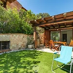 Alessandra Garden Hideaway سيمِيوس