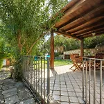 Alessandra Garden Hideaway * سيمِيوس
