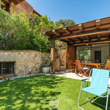 Alessandra Garden Hideaway Simius