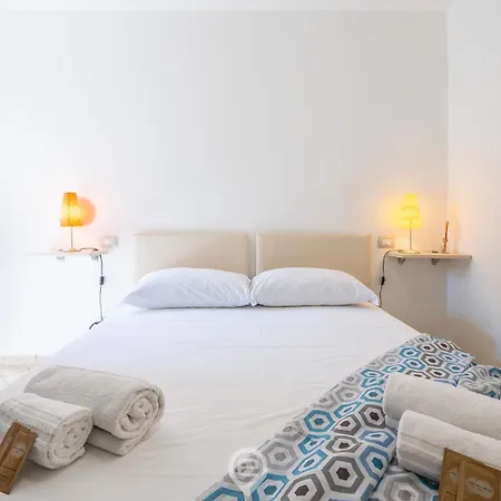 Alessandra Garden Hideaway