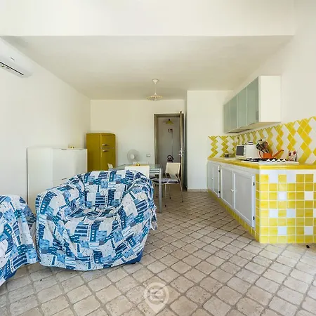 Alessandra Garden Hideaway