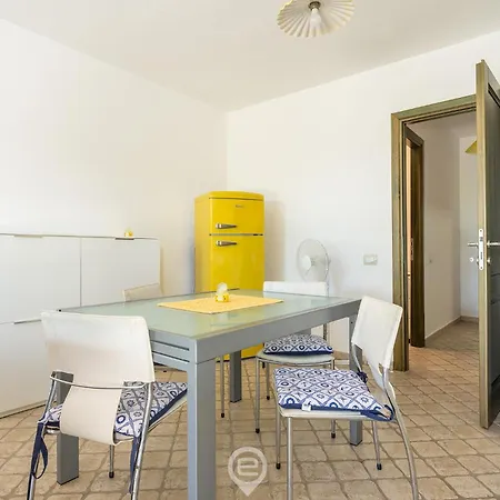 Alessandra Garden Hideaway Simius