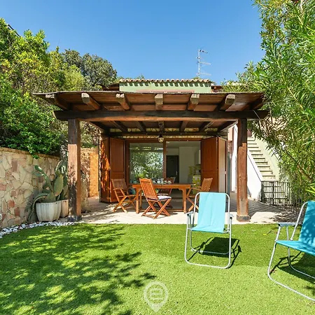 Alessandra Garden Hideaway