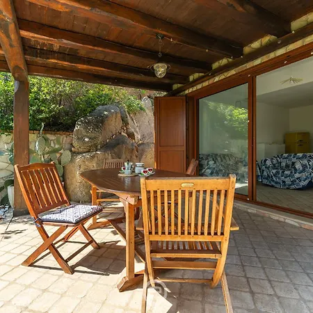 Vakantiehuis Alessandra Garden Hideaway Simius